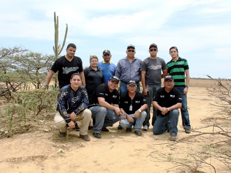 LOS CAZADORES. THE HUNTERS