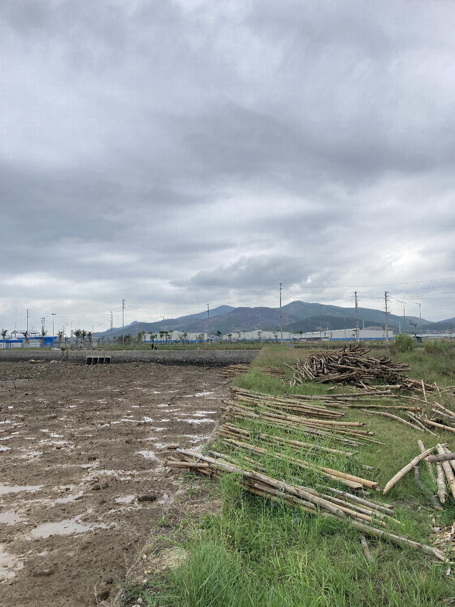 West view with the Sewer Treatment Plant on the left and the factoriers on the right.