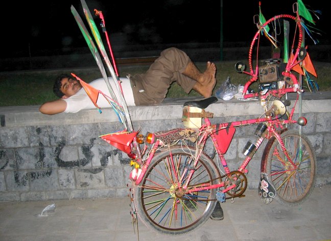 Biker in al-Hudayda