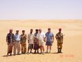 #3: Vue vers le Nord du point 18N 49E avec The Confluence Hunter Team : Jim, Marc le Topo, Nabil et les militaires yémenites - View towards North from the point with The Confluence Hunter Team: Jim, Marc the topo, Nabil, and the Yemenite military