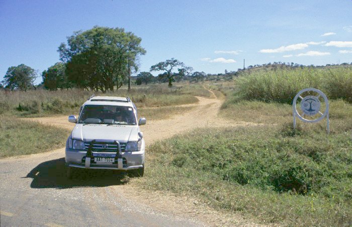 Junction at the Great North Road near Masancu Farms 5 km SE of the Confluence